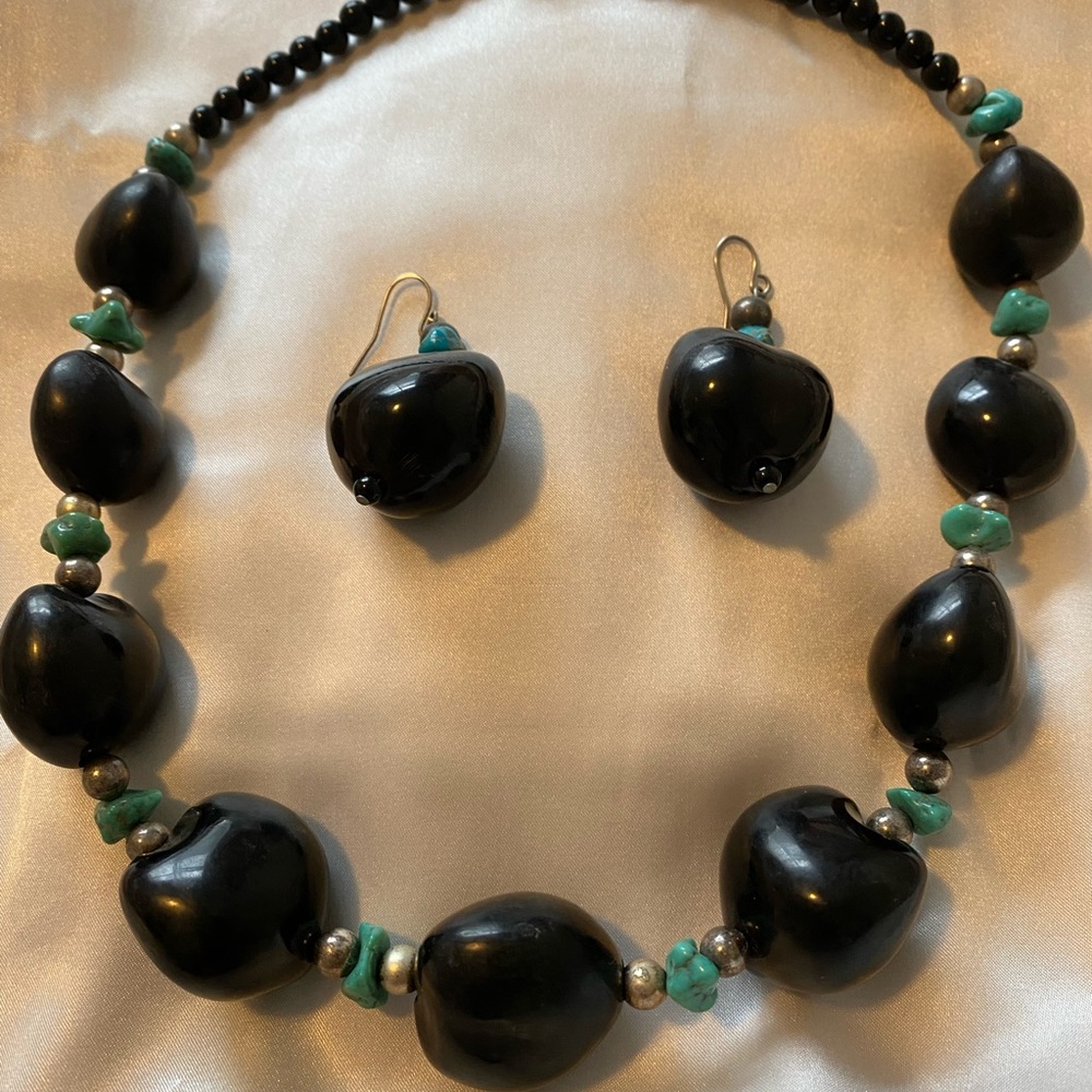 Necklace and Earring set